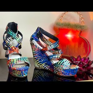 Tropical leaf print multicolored strappy wedges